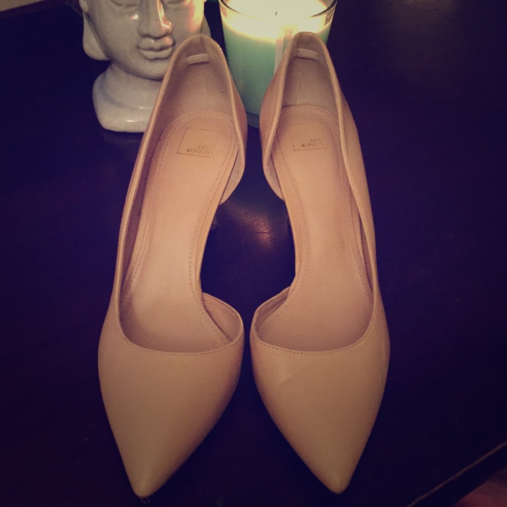 Beige heels.